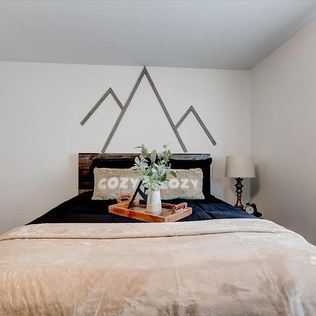 The Pet Friendly Cub Cabin Sevierville Bagian luar foto