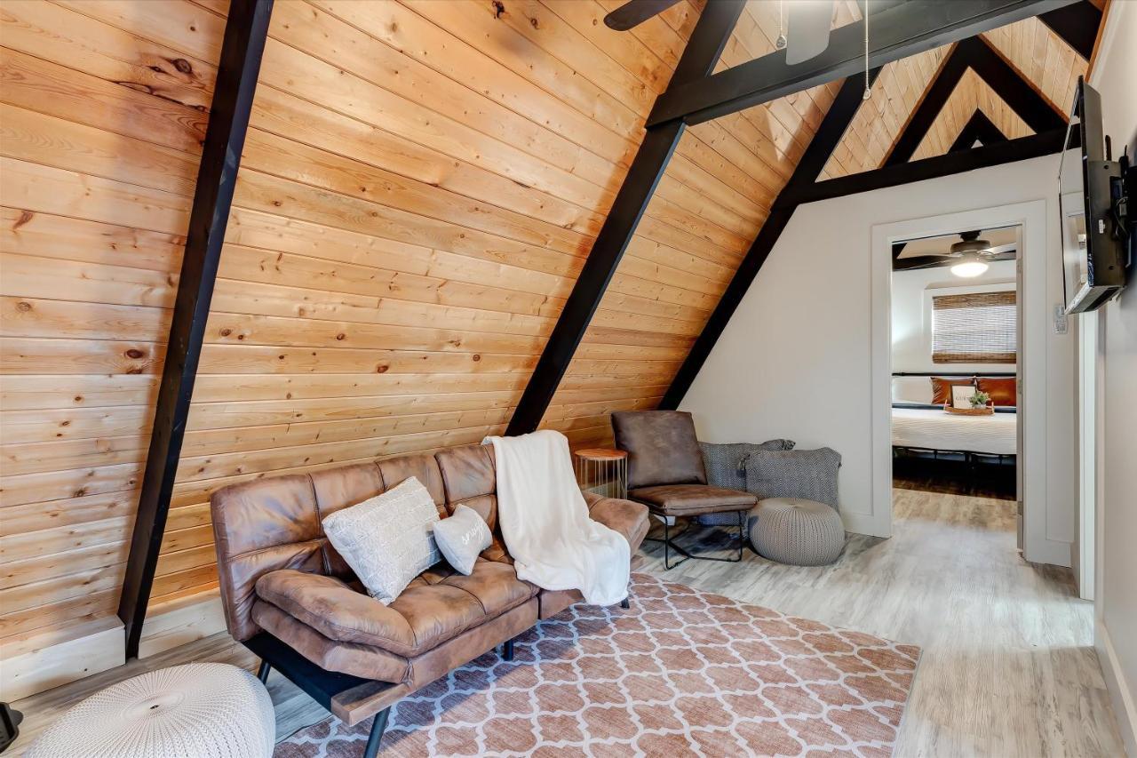 The Pet Friendly Cub Cabin Sevierville Bagian luar foto